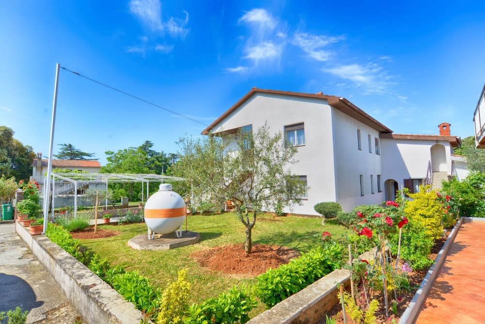 Apartment 1633 1