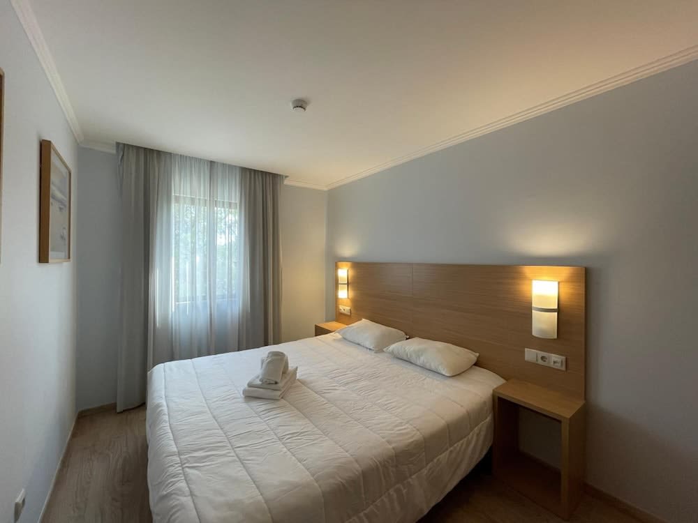 Apartamentos Honorio - Pool and Garden 4