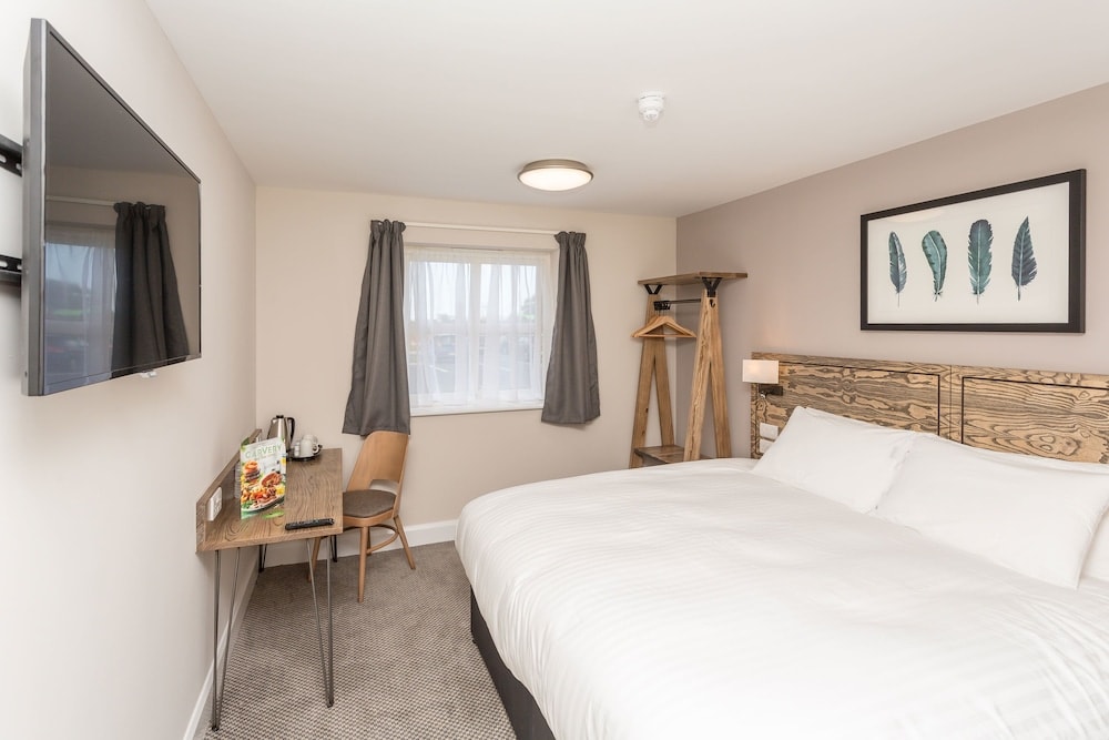 The Aviator, formerly Smugglers Cove, Clacton On Sea by Marston's Inns 4