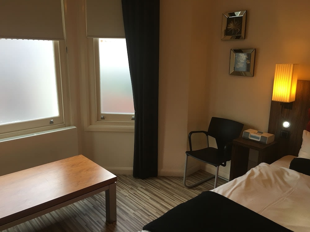 Simply Rooms & Suites 5