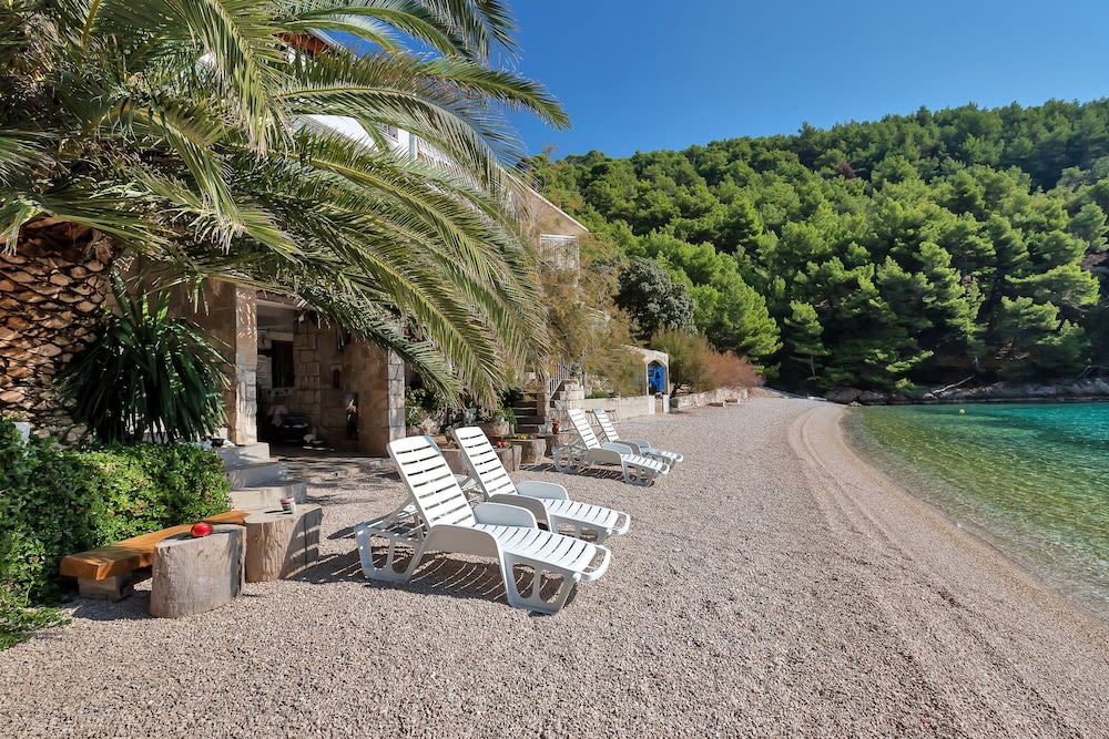 Apartments Robinzon Milivoj 1