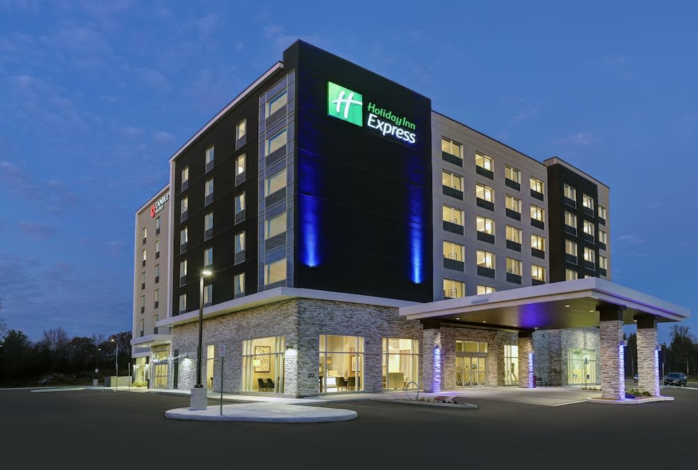 Holiday Inn Express KINGSTON WEST by IHG 1