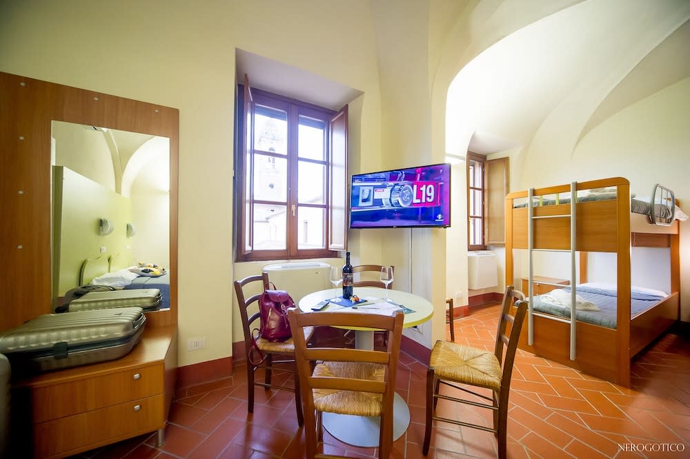 Chiostro Delle Monache Hostel Volterra 4