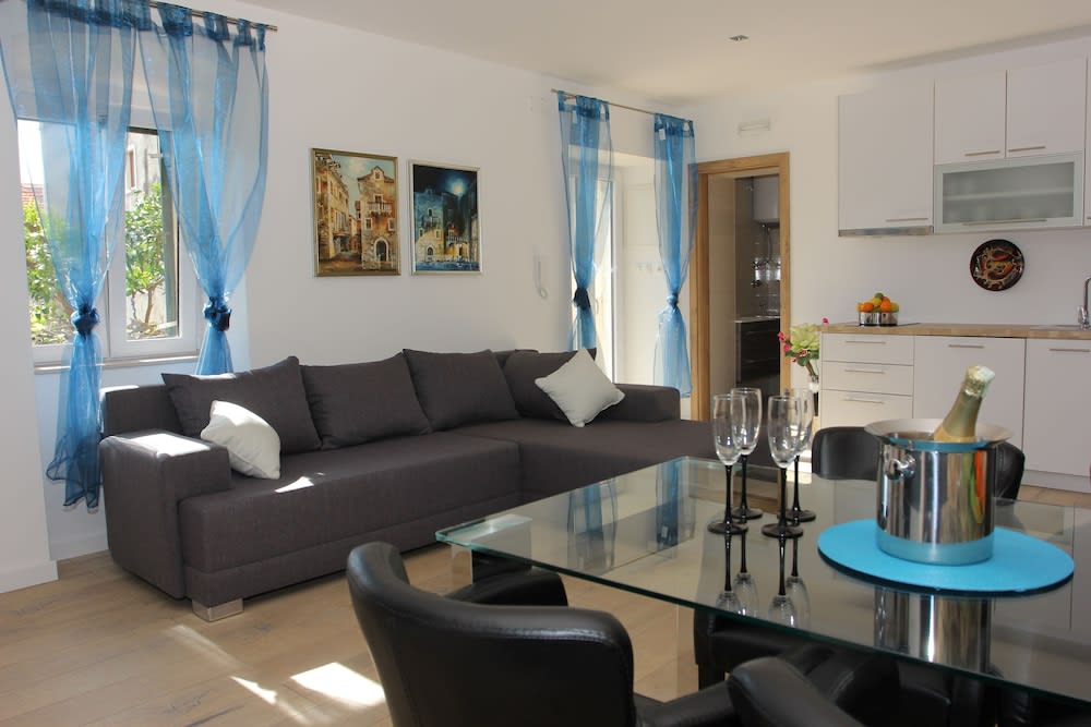Apartment House Vitaic 1