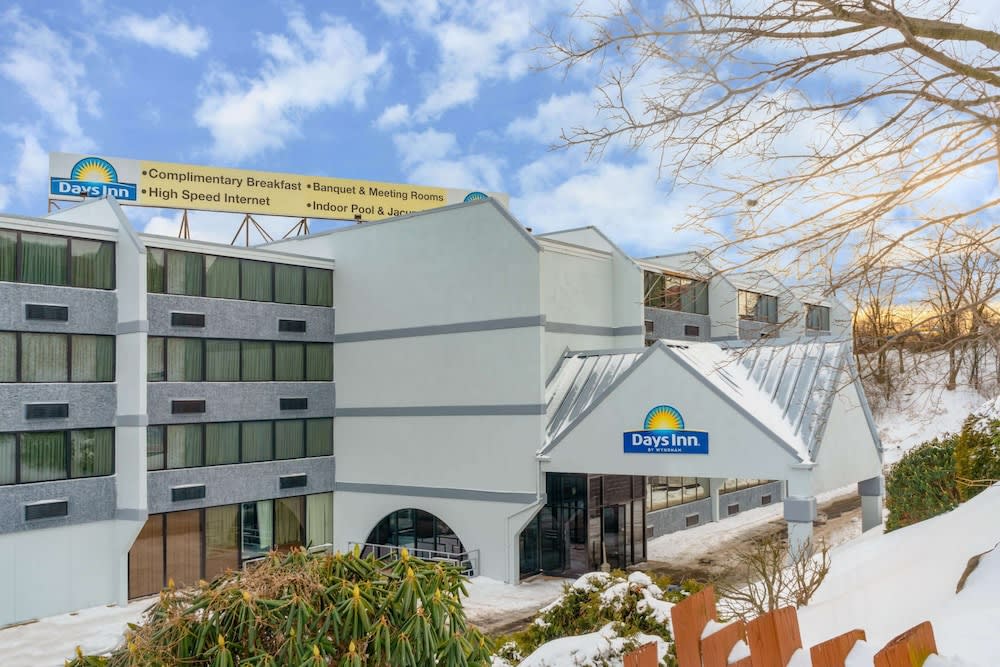 Days Inn by Wyndham Scranton PA 1