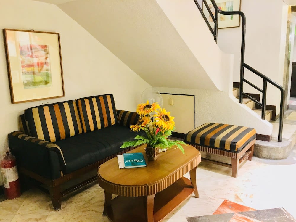 Jupiter Suites 1