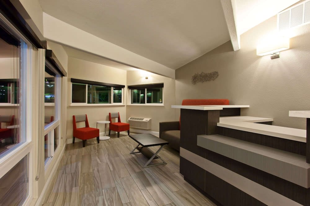 Days Inn by Wyndham Chowchilla Gateway to Yosemite 2