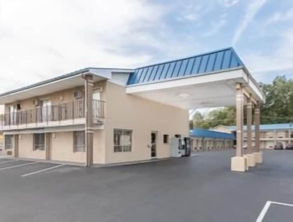 Days Inn by Wyndham Jacksonville 1