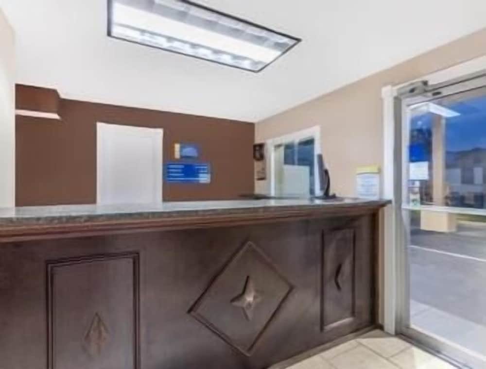 Days Inn by Wyndham Jacksonville 2