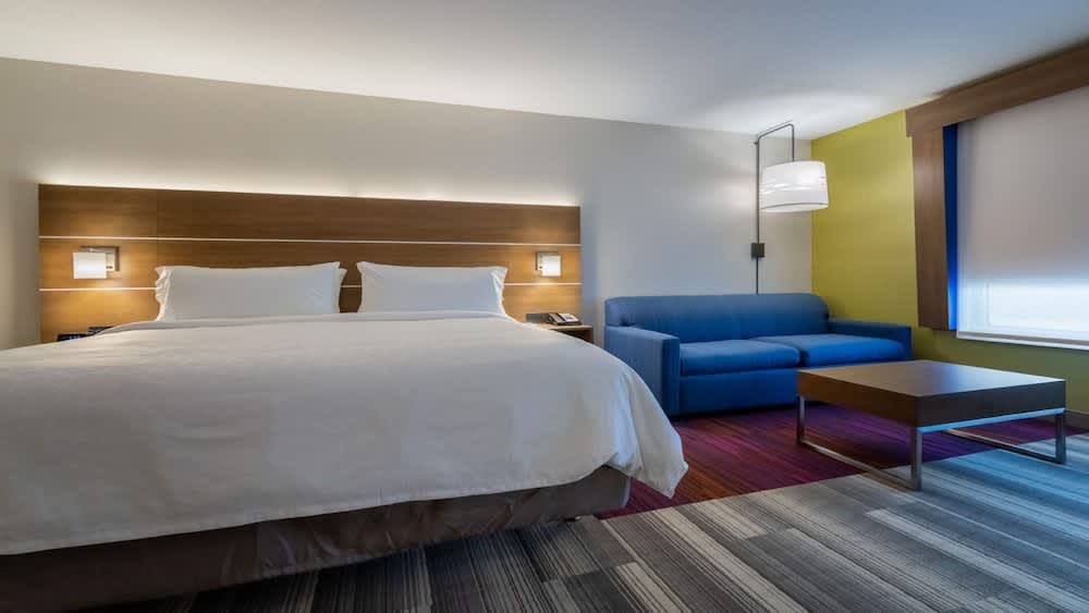 Holiday Inn Express & Suites MARION by IHG 2