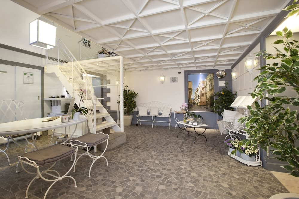 La Piazzetta Guest House 2