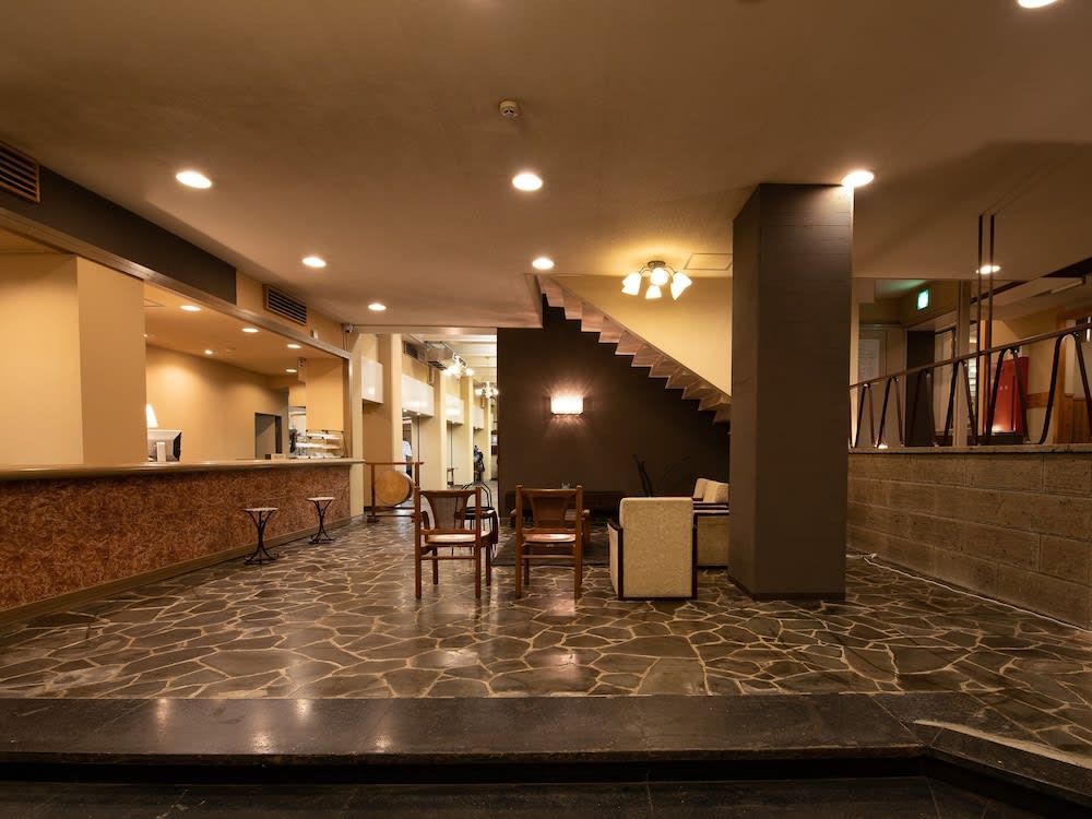 HOTEL SHIRAHAMAKAN 2