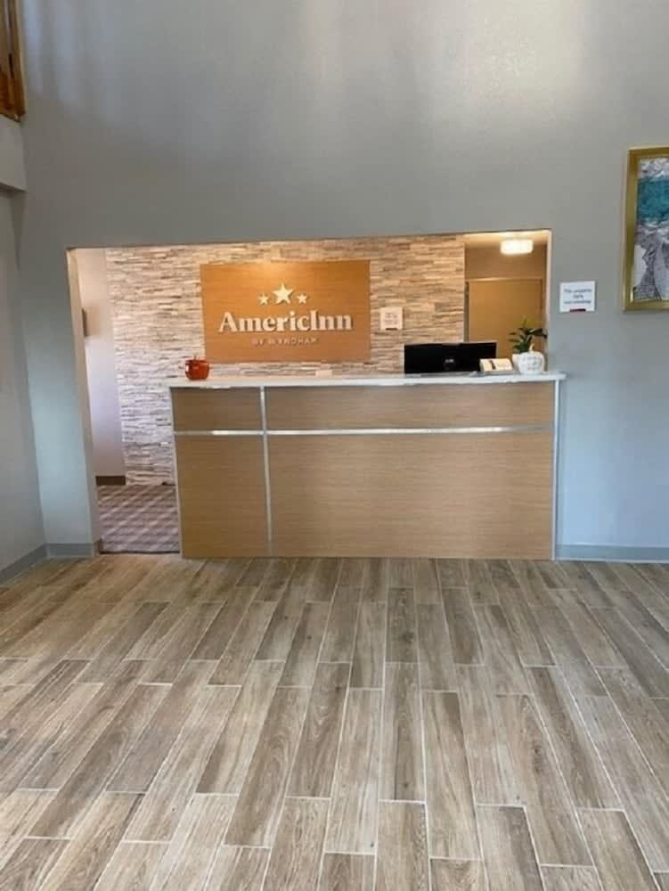 AmericInn by Wyndham Williamsburg 2