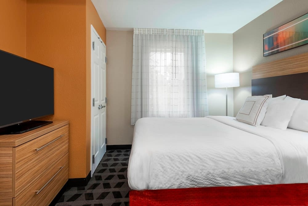 TownePlace Suites Savannah Midtown 4