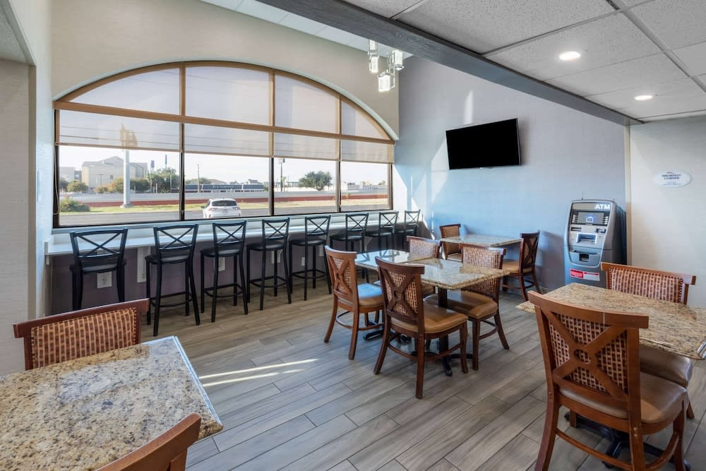 Baymont by Wyndham McAllen Pharr 2