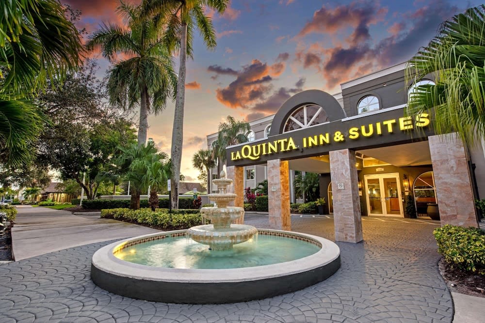 La Quinta by Wyndham Coral Springs South 1