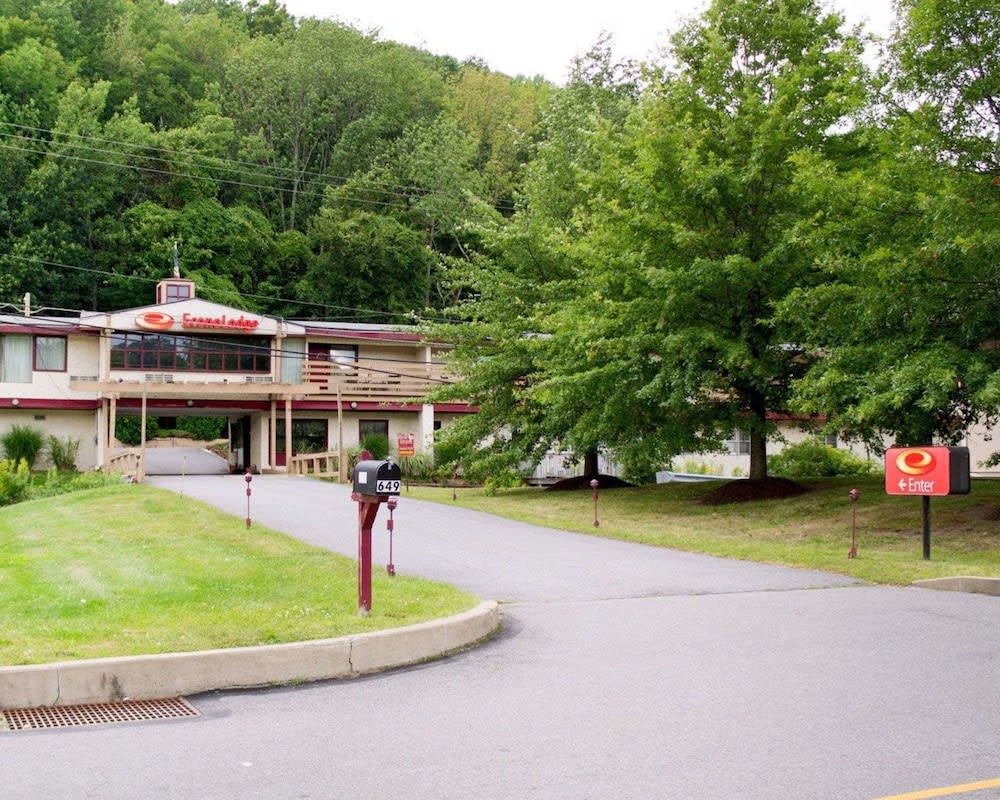 Econo Lodge Clarks Summit - Scranton 1