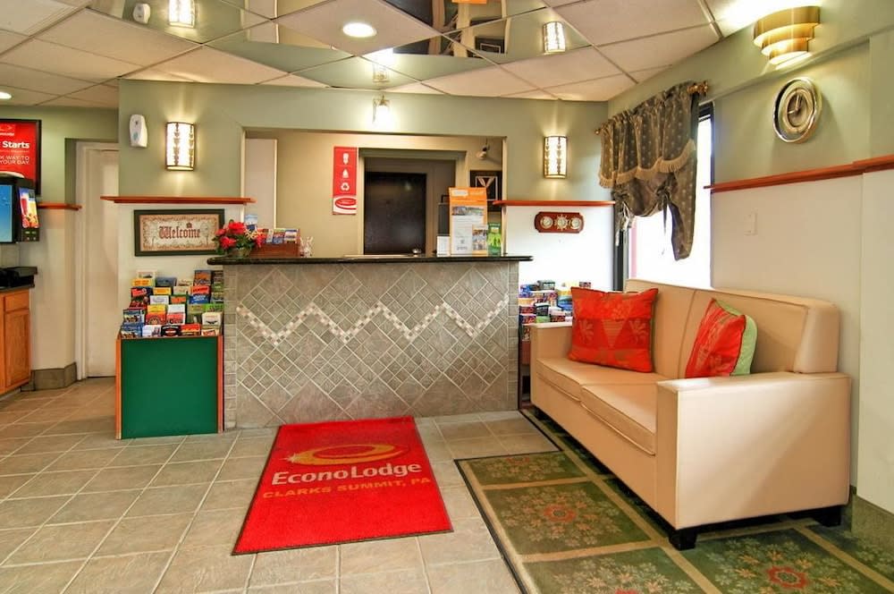 Econo Lodge Clarks Summit - Scranton 2