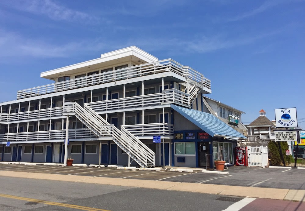 Sea Breeze Inn 1