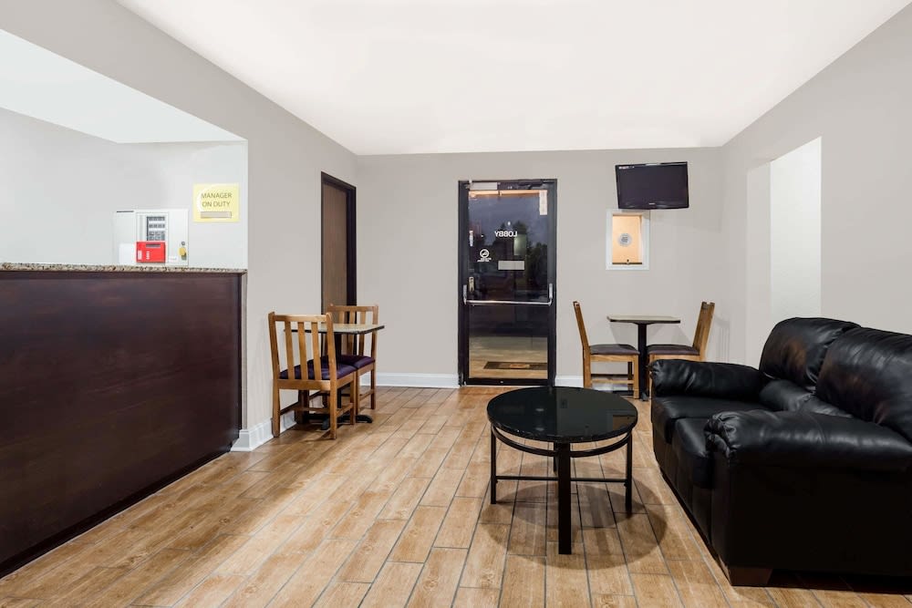 Super 8 by Wyndham Augusta Ft Eisenhower Area 2