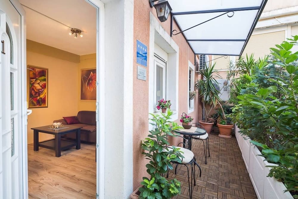 Apartments Suzy 2