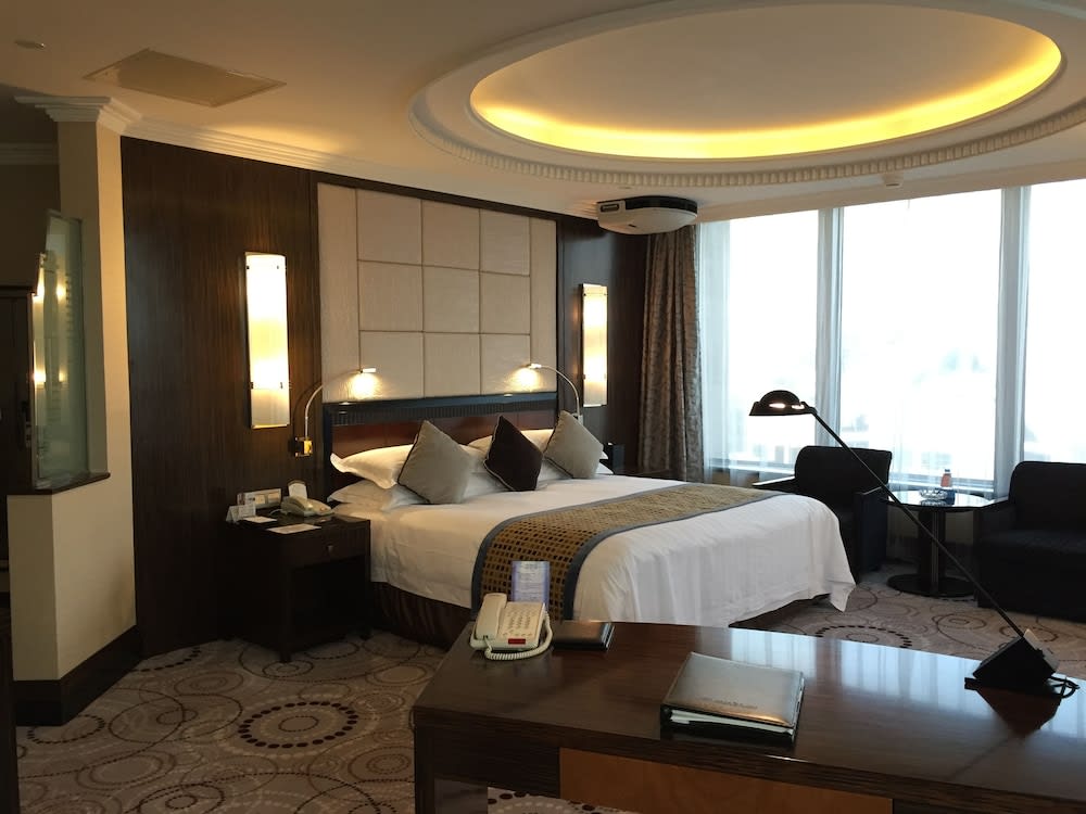 Grand Soluxe Zhongyou Hotel 3