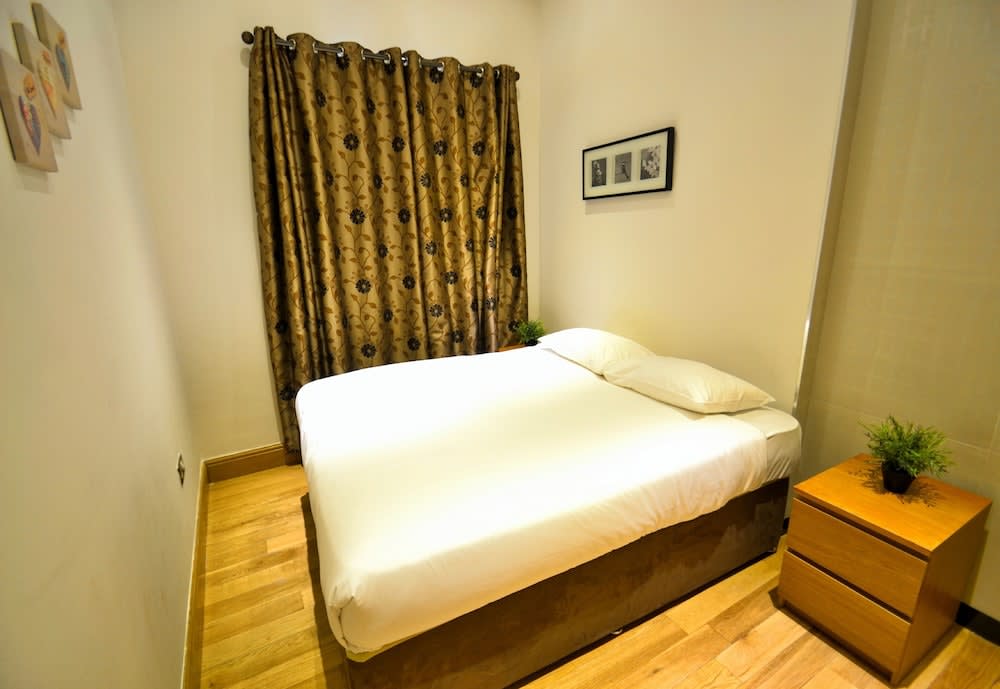 Hyde Park Apartments 5