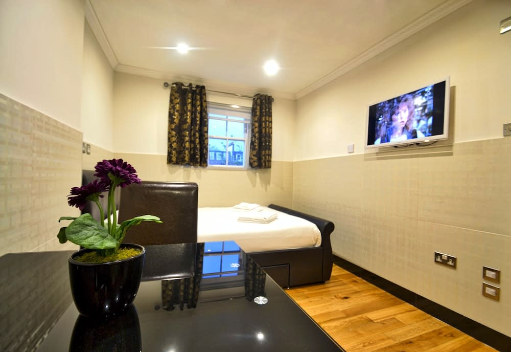 Hyde Park Apartments 2