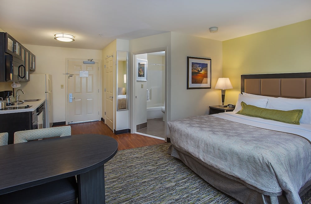 Candlewood Suites Louisville Airport by IHG 4