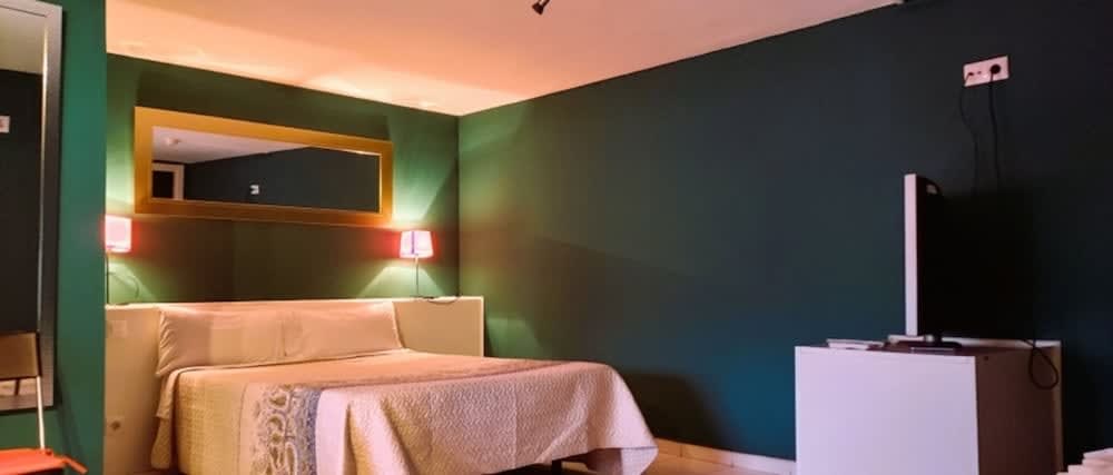 C&H Aravaca Garden 4