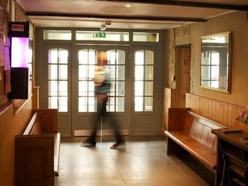The Red Lion 2