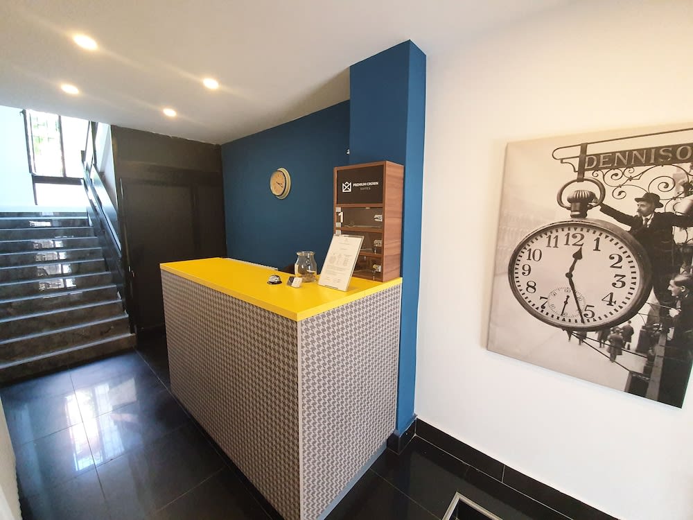 Premium Crown Suites 2