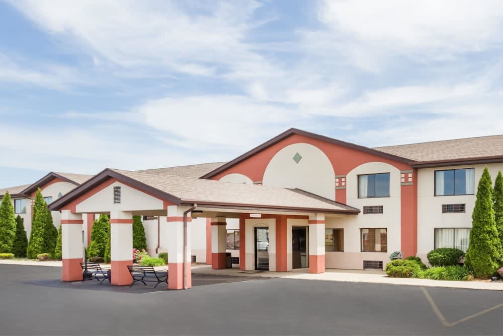 Super 8 by Wyndham Plymouth 1