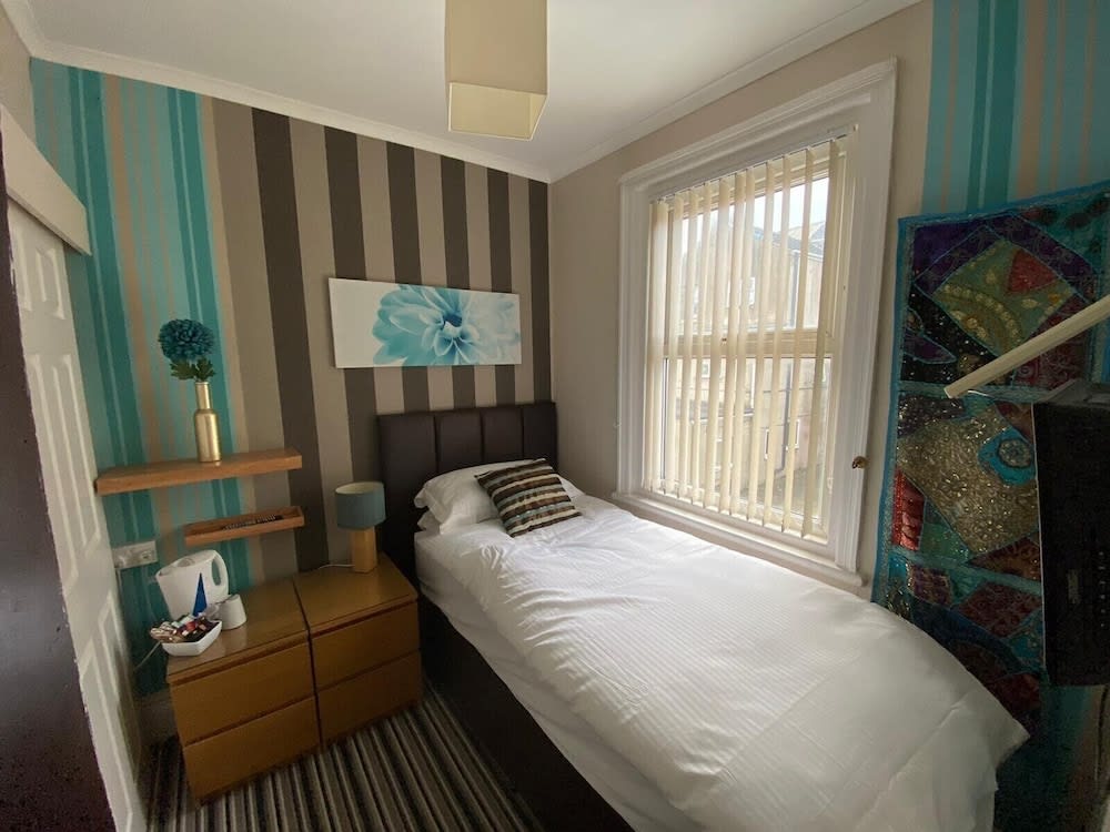 Delovely Hotel 2