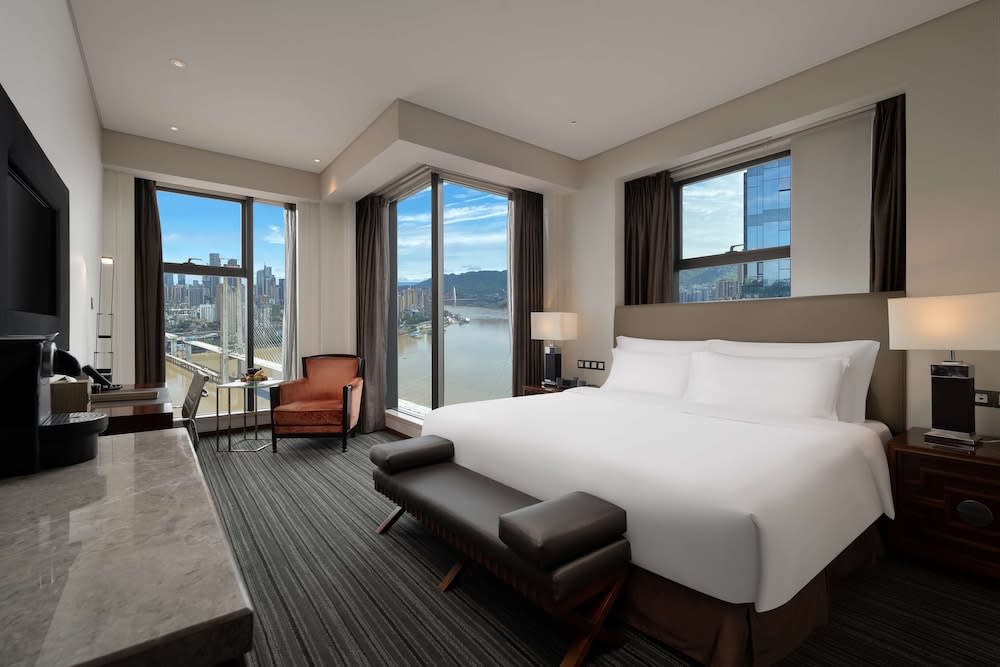 Radisson Blu Plaza Chongqing - Free 2 bottle of local beer per room During Stay 4