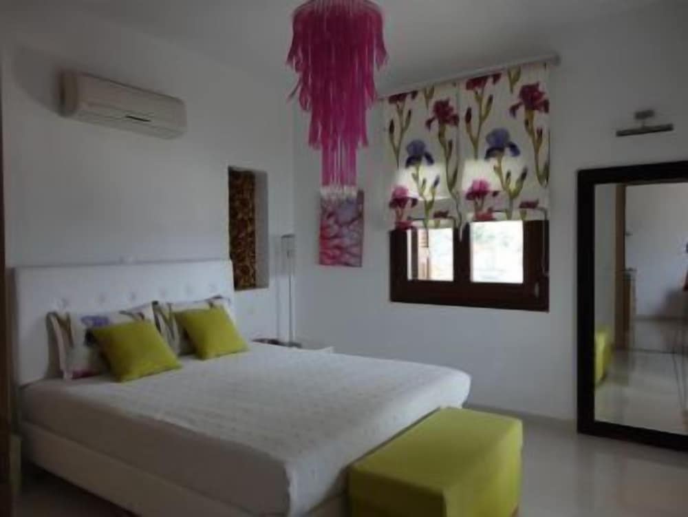 Skiathos Garden Cottages 2