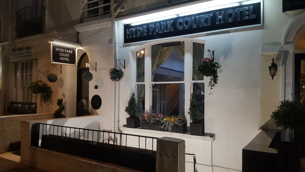 Hyde Park Court Hotel 1
