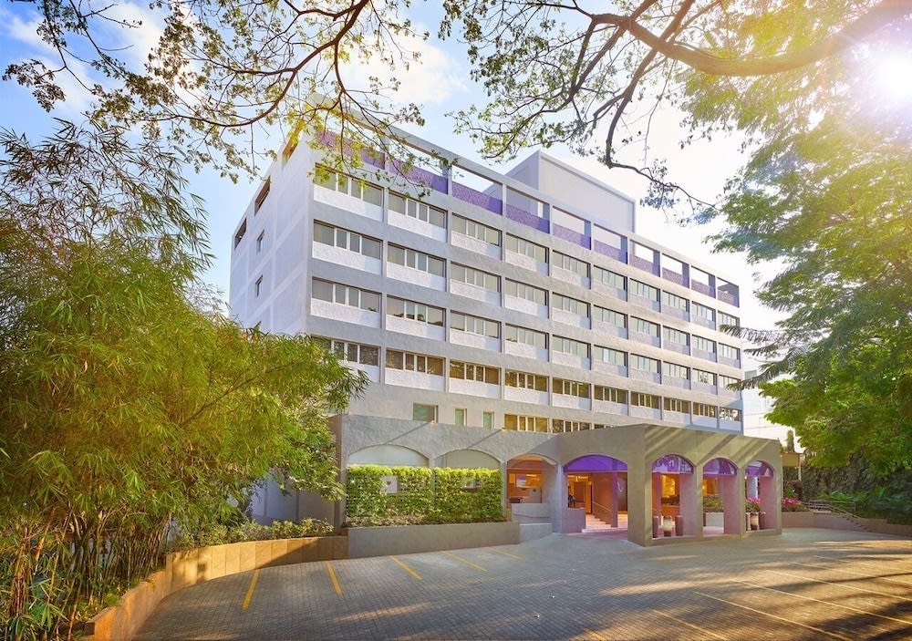 Vivanta Bengaluru Residency Road 1
