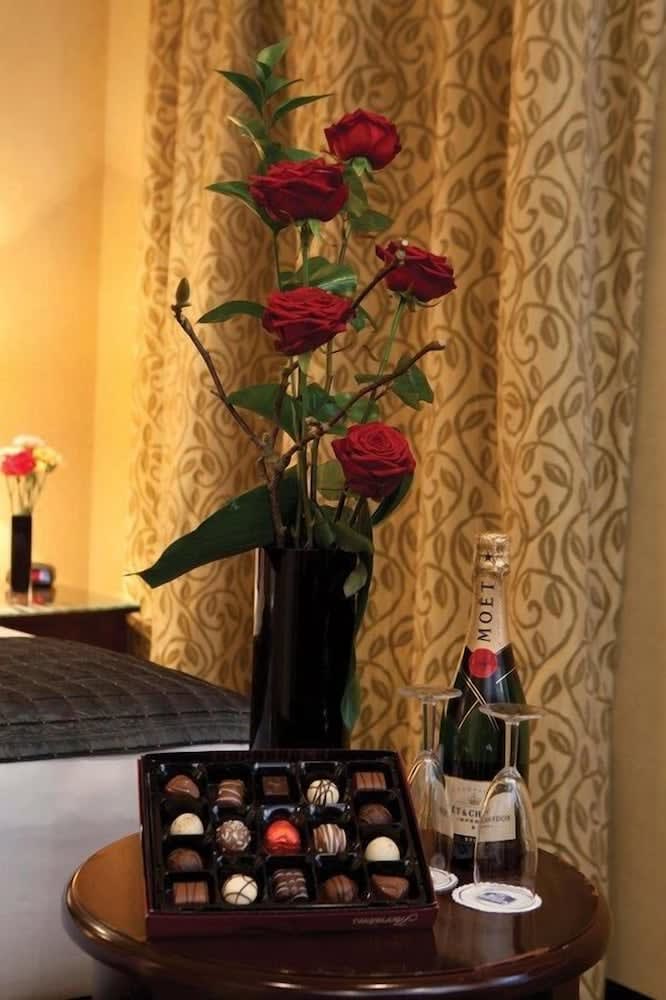 Park Grand Paddington Court 4