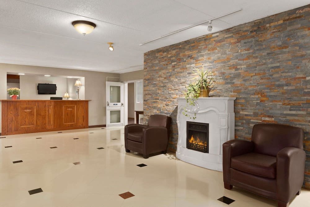 Travelodge by Wyndham Owen Sound ON 2