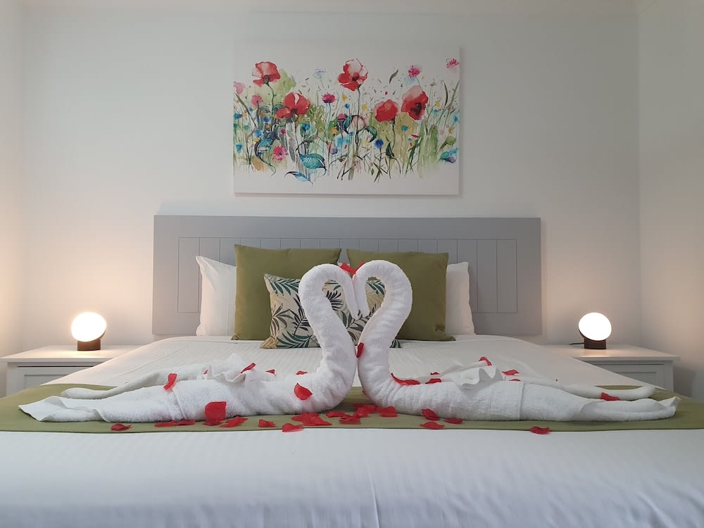 Noosa River Retreat Holiday Apartments 3