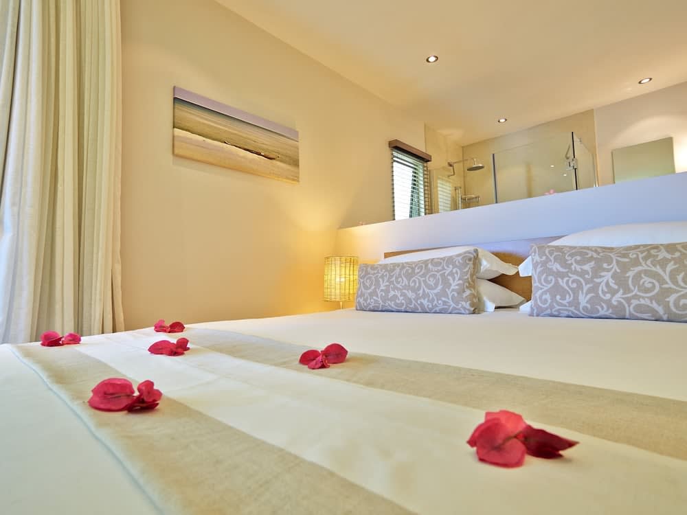 Bon Azur Beachfront Suites & Penthouses by LOV Mauritius 2