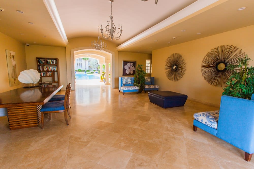 The Venetian on Grace Bay 2