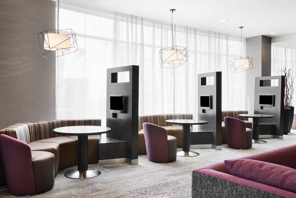 Courtyard by Marriott Newark Downtown 2