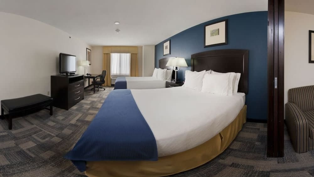 Holiday Inn Express & Suites PEKIN (PEORIA AREA) by IHG 2