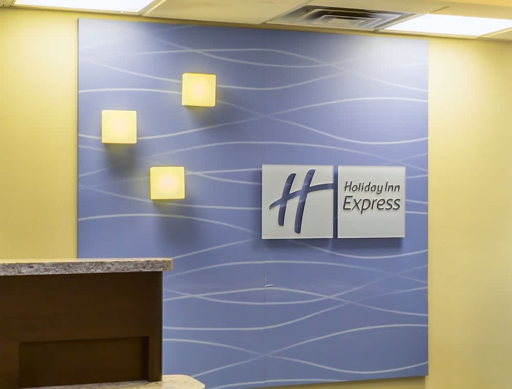 Holiday Inn Express & Suites Burlington - Mount Holly by IHG 2