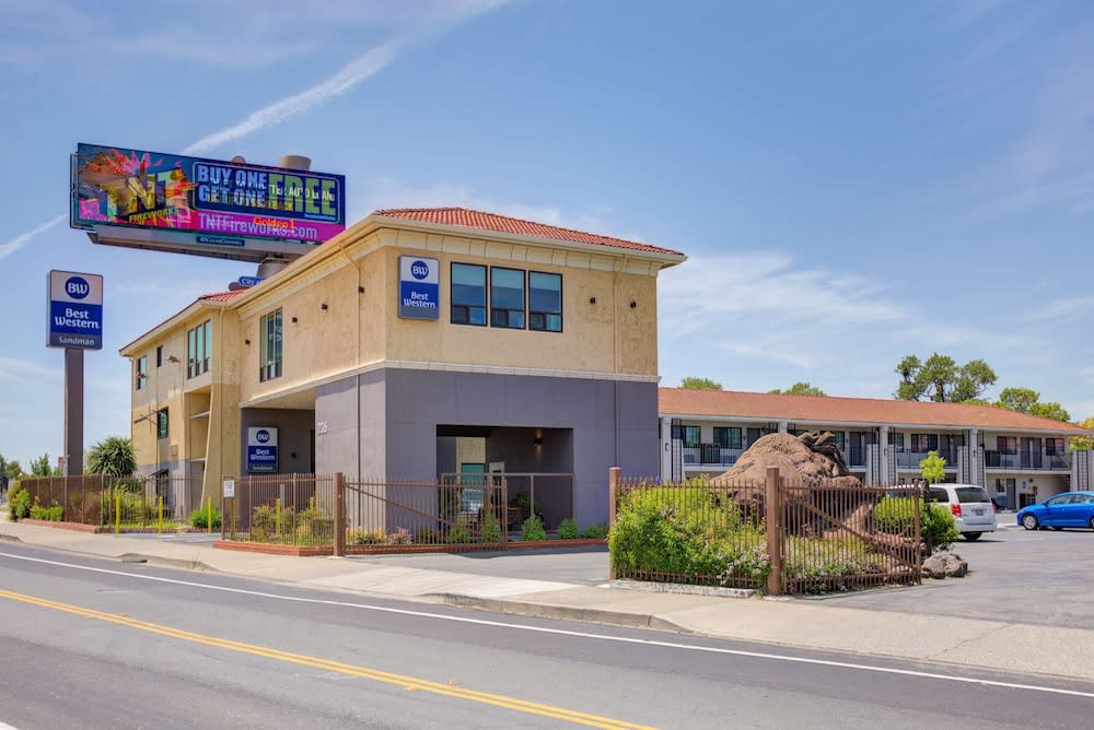 Best Western Sandman Hotel 1