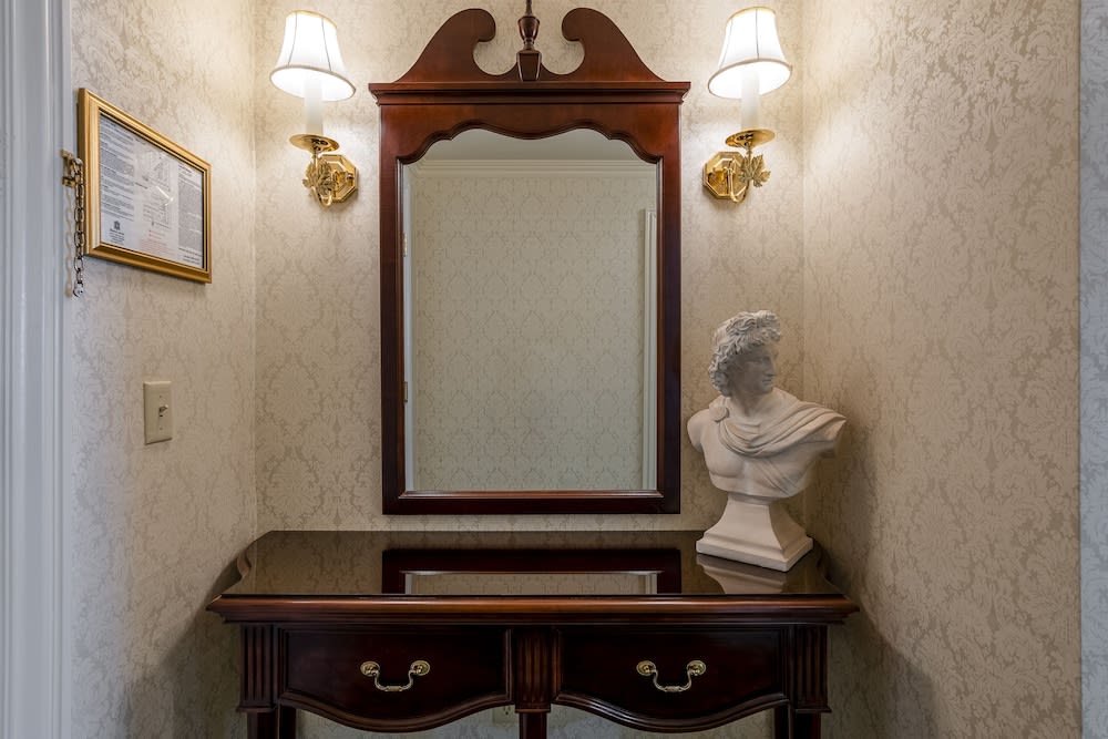 Bristol Hotel, Boutique Collection 2