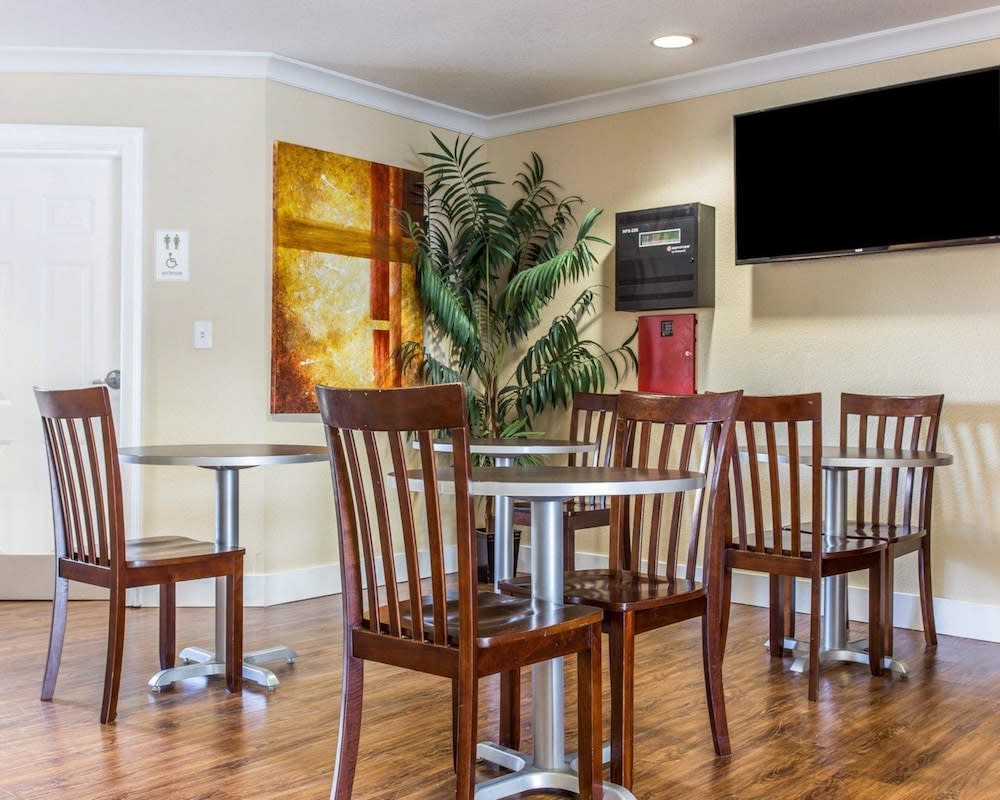 Suburban Studios Kennesaw-Marietta North 2