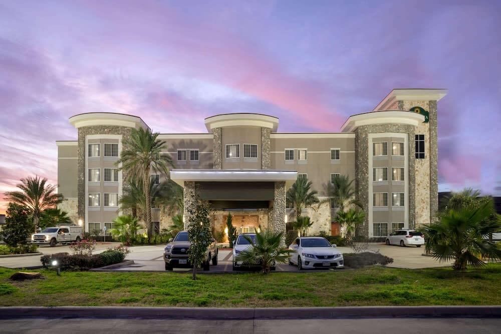 La Quinta by Wyndham Houston Willowbrook 1